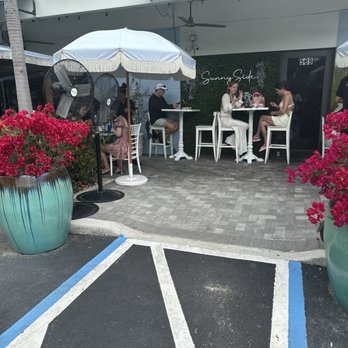 Sunny Side Cafe & Eatery - Front of business - Breakfast & Brunch Near Me - Miami Beach, Florida Sunny Side Cafe & Eatery - Front of business - Breakfast & Brunch Near Me - Miami Beach, Florida