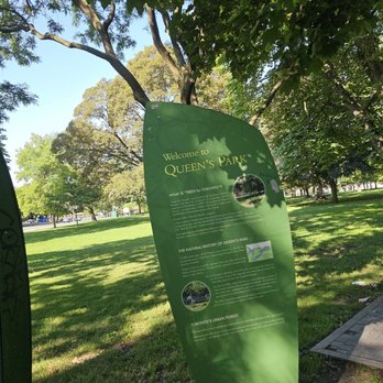 Queen's Park - Welcome sign - Parks Near Me - Toronto, Ontario Queen's Park - Welcome sign - Parks Near Me - Toronto, Ontario