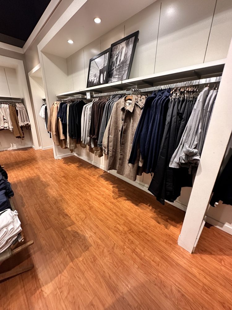 BANANA REPUBLIC FACTORY STORE Updated September 2024 27 Photos