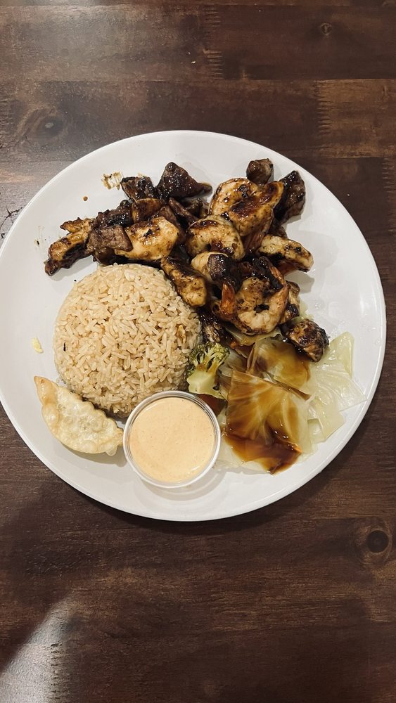 RIEKI HIBACHI & SUSHI Updated August 2024 410 Sherwood Ave, Mena