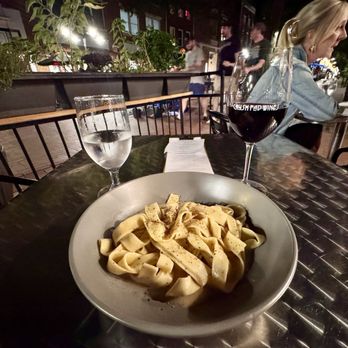 Crush Pad Wines - Cacio e Pepe - Wine Bars Near Me - Charlottesville, Virginia