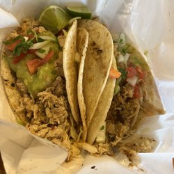 Hottie Rob's - Chicken tacos