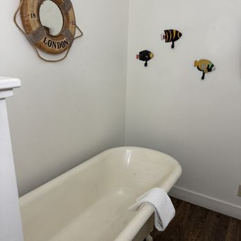 The Bisbee Grand Hotel - Standalone tub - Hotels Near Me - Bisbee, Arizona The Bisbee Grand Hotel - Standalone tub - Hotels Near Me - Bisbee, Arizona