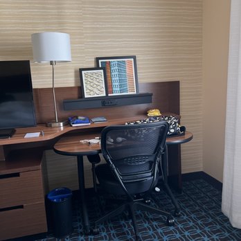 Fairfield by Marriott - Desk - Hotels Near Me - Woodland, California Fairfield by Marriott - Desk - Hotels Near Me - Woodland, California