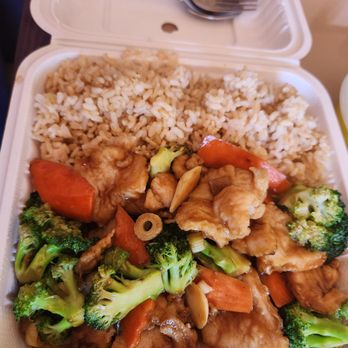 Szechuan Impression - L11. Broccoli Chicken Breast Meat (lunch special) - Chinese Near Me - Federal Way, Washington Szechuan Impression - L11. Broccoli Chicken Breast Meat (lunch special) - Chinese Near Me - Federal Way, Washington