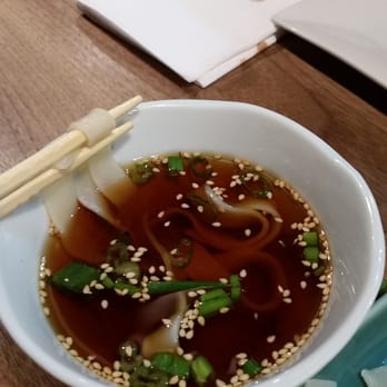 Mr Max - Note how there's no visible layer of oil on the soup after you dip the udon in, signifying no transfer of oil from udon to soup - Sushi Bars Near Me - Irving, Texas Mr Max - Note how there's no visible layer of oil on the soup after you dip the udon in, signifying no transfer of oil from udon to soup - Sushi Bars Near Me - Irving, Texas