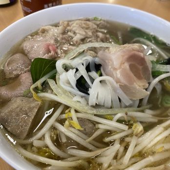 Pho Thanh Huong - 11. Pho Dac Biet - Rice Noodles with Beef (Beef Broth) - Vietnamese Near Me - Las Vegas, Nevada Pho Thanh Huong - 11. Pho Dac Biet - Rice Noodles with Beef (Beef Broth) - Vietnamese Near Me - Las Vegas, Nevada