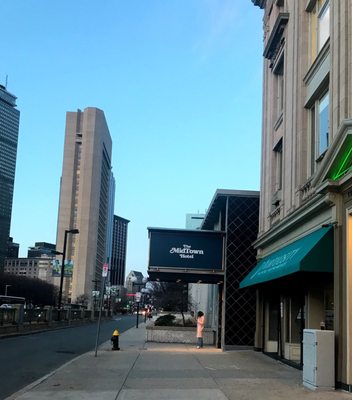 The Midtown Hotel by null