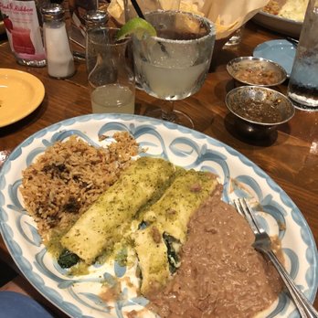 Lupe Tortilla - Spinach enchiladas - Tex-Mex Near Me - Houston, Texas Lupe Tortilla - Spinach enchiladas - Tex-Mex Near Me - Houston, Texas
