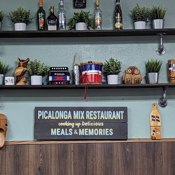 Picalonga Mix Restaurant - Sign on the wall at Picalonga Mix. - Dominican Near Me - Kissimmee, Florida Picalonga Mix Restaurant - Sign on the wall at Picalonga Mix. - Dominican Near Me - Kissimmee, Florida