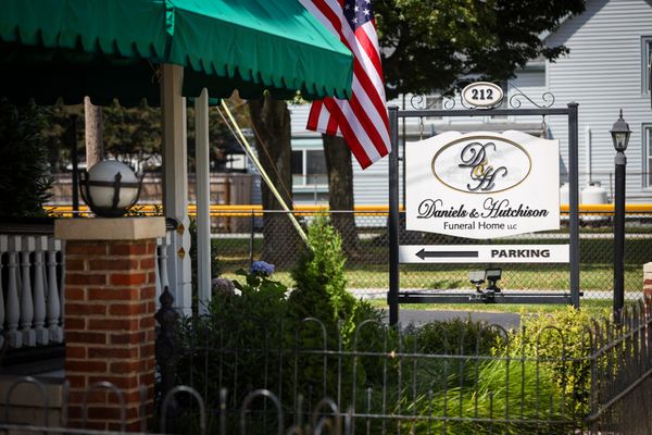 Daniels & Hutchison Funeral North Broad Street Middletown De