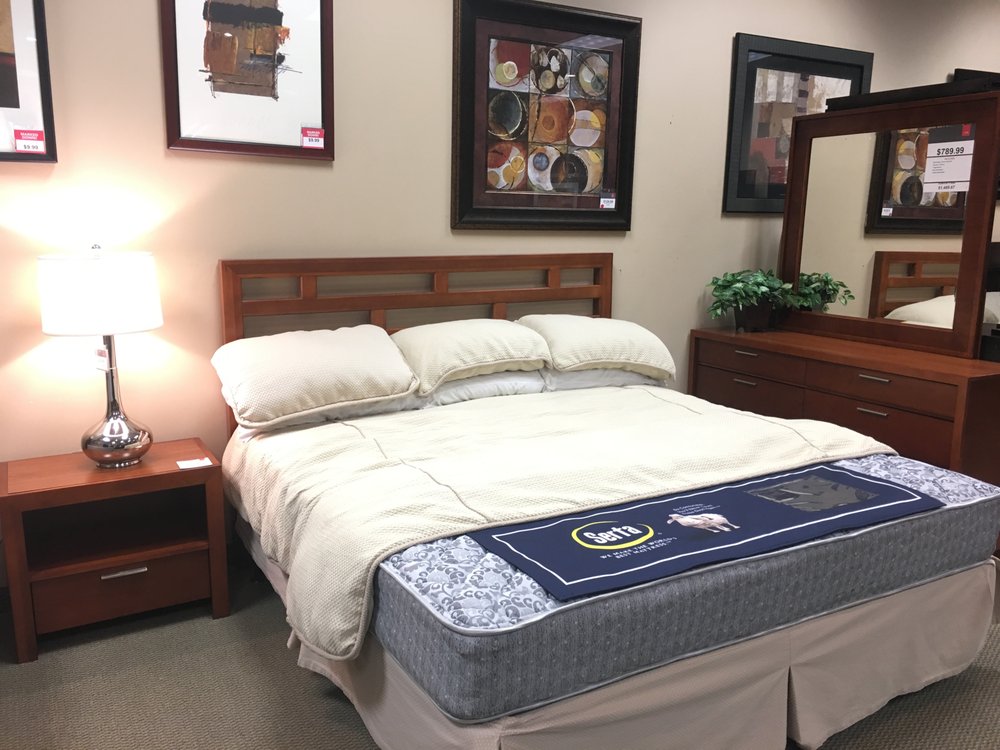 CORT FURNITURE RENTAL Updated July 2024 St Charles, Missouri