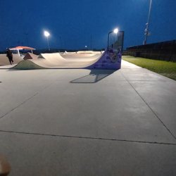 Lewisville Railroad Park - Skate park