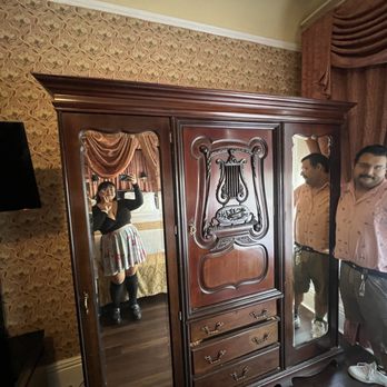 Hotel Majestic - Closet - Hotels Near Me - San Francisco, California