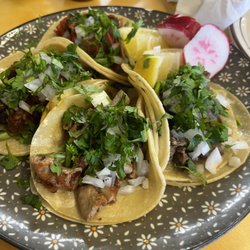 Taqueria Janitzio - Tacos: 1 Al pastor, 1 tripas, 1 cabeza, 1 buche.