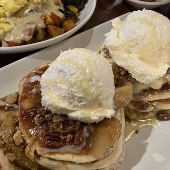 Honeybear Cafe - Apple pancake - Breakfast & Brunch Near Me - Chicago, Illinois
