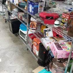 Goodwill Industries of Northern Illinois - Goodwill McHenry filthy mess!