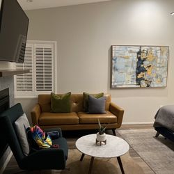 Olea Hotel - View of sitting room from front door.