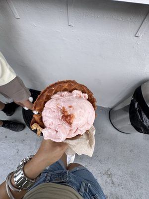 Sweet Melody Ice Cream by null