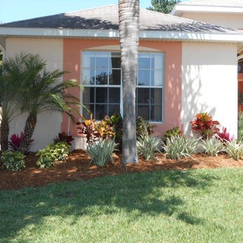 Hubbard's Landscaping - Small Landscape and Mulch Installation - Landscaping Near Me - Palm Harbor, Florida Hubbard's Landscaping - Small Landscape and Mulch Installation - Landscaping Near Me - Palm Harbor, Florida