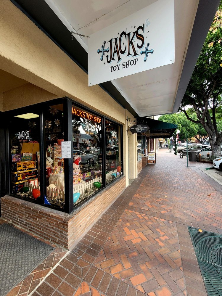 JACKS TOY SHOP Updated October 2024 42 Photos & 75 Reviews 109 E