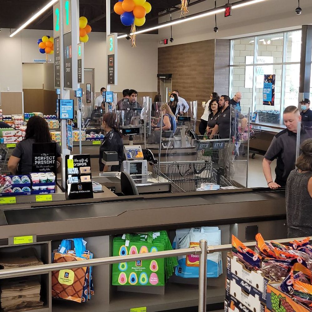 ALDI - people shopping in a grocery store - Grocery Near Me - Yucca Valley, California ALDI - people shopping in a grocery store - Grocery Near Me - Yucca Valley, California