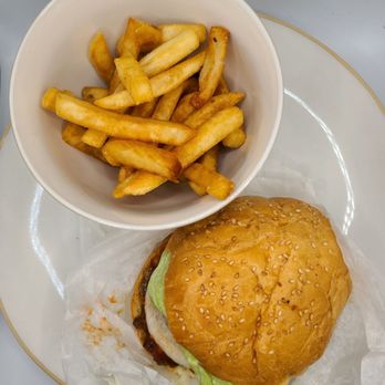 Grace's Inn - Hamburger deluxe and fries - Fast Food Near Me - Honolulu, Hawaii