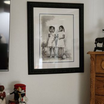 Mountary Custom Framing - Two precious little girls - Framing Near Me Mountary Custom Framing - Two precious little girls - Framing Near Me