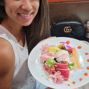 Sushi Dan - Well worth Chirashi Bowl - Sushi Bars Near Me - Studio City, California Sushi Dan - Well worth Chirashi Bowl - Sushi Bars Near Me - Studio City, California