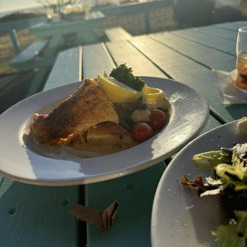 Sand Dollar Restaurant & Lounge - American Near Me - Rockaway Beach, Oregon