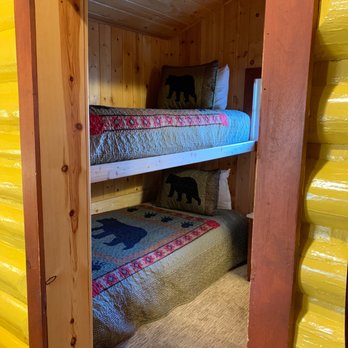 Ashton Log Cabins - We don't have kids but you can be one by sleeping in bunk beds! - Guest Houses Near Me - Ashton, Idaho