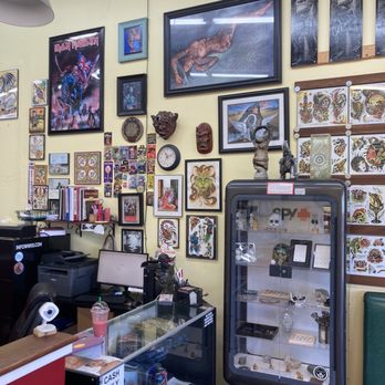PARLOUR TRICKS TATTOO - Updated December 2024 - 50 Photos & 23 Reviews ...