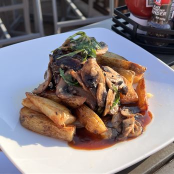 Chatty's Tavern - Short ribs - Burgers Near Me - Grafton, Ohio