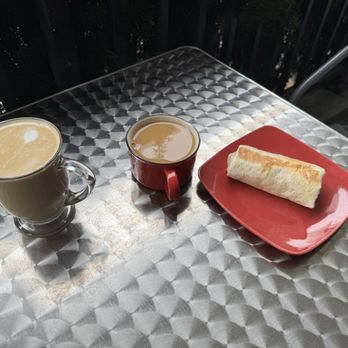 Evergreen Blendz - Vanilla Latte, pour over and a breakfast burrito - Coffee & Tea Near Me - Kirkland, Washington