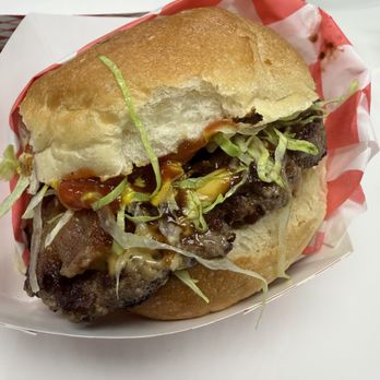 30 Burgers - Bacon Cheesebuger - Burgers Near Me - East Brunswick, New Jersey