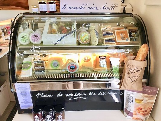 vinAmité Cellars - Winery and Wine Lounge by null