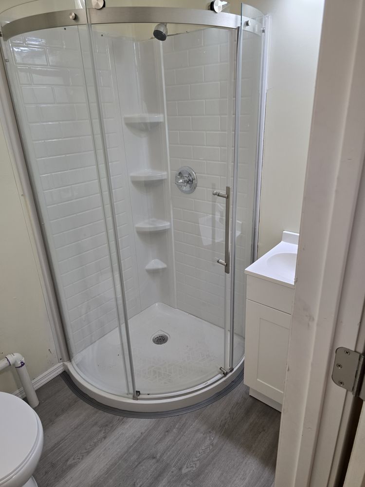 Slide of Mister Rey Electric & Plumbing services