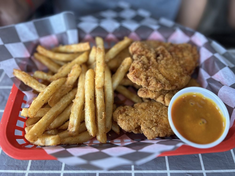 The Alibi Beach Lounge And Grill