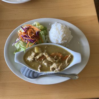 Spice Thai - Yellow Curry Lunch - Thai Near Me - Lake Forest, California