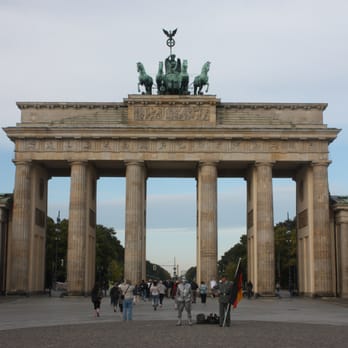 Brandenburger Tor - Famous view - Landmarks & Historical Buildings Near Me - Berlin, BE Brandenburger Tor - Famous view - Landmarks & Historical Buildings Near Me - Berlin, BE