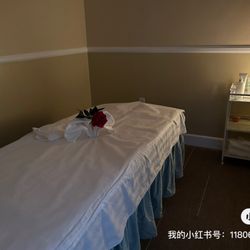 Golden Apple Massage