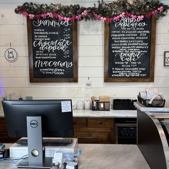 Cake & All Things Yummy - Bakeries Near Me - Kernersville, North Carolina