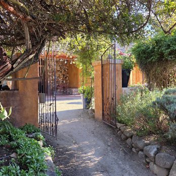 Georis Winery - Wineries Near Me - Carmel Valley, California