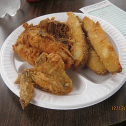 Mingo Exxon - Two Piece white with extra potato wedges. Mad Yummy!