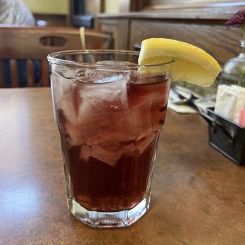 Linn's Restaurant - berry iced tea - American Near Me - Cambria, California