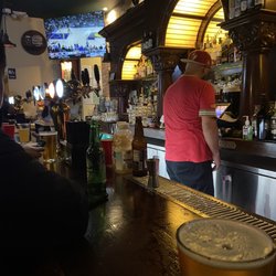 O'Neill's Irish Pub - Bar area