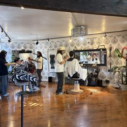 Ronin Barber Shop