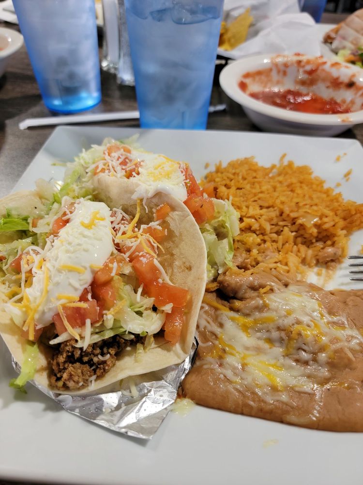 D'Legion Bar&Grill Logo