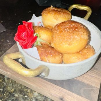 Vanderpump A Paris - Crème brûlée beignets - French Near Me - Las Vegas, Nevada Vanderpump A Paris - Crème brûlée beignets - French Near Me - Las Vegas, Nevada
