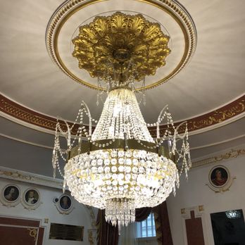 Hotel General - Lobby Chandelier - Hotels Near Me - Prague, Puerto Rico